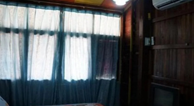 URO Friendship Guesthouse, Varaa Hotelli Hotellit North-Eastern Thailand pysäköinnillä, Pysäköinti