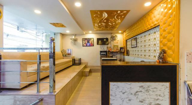 OYO 76394 Hotel Basanti, Забронировать Отель Padra штат Гуджарат