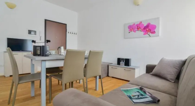 Palazzo Farini Halldis Apartments