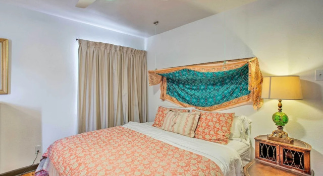 Pet-friendly River District Gem 5 Mi to Stockyards, Забронировать Отель Отели Stockyards 3 звезды, 3*