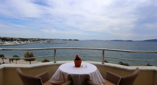 Люкс Comfort c 1 комнатой с балконом и с видом на море Villa Ivana