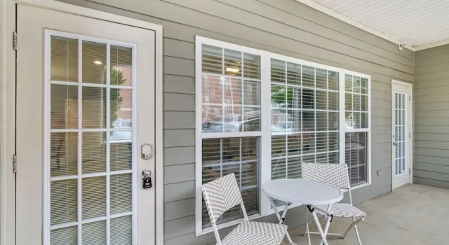 Апартаменты с 2 комнатами с балконом Tuscaloosa Condo Rental: Near Bryant-denny Stadium