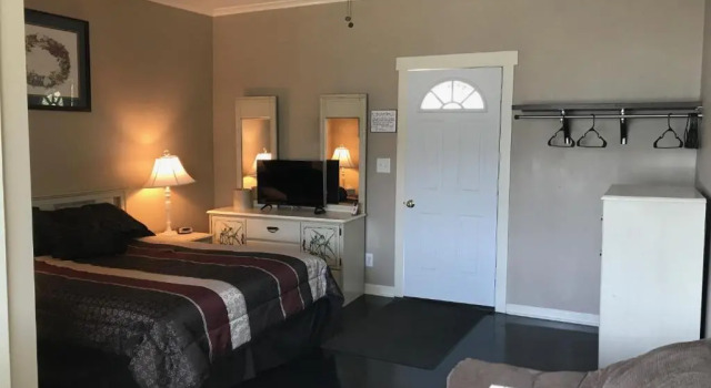 Standard Doppel Zimmer mit Seeblick Beachcomber Inn