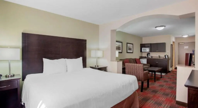 Люкс Best Western Plus Red Deer Inn & Suite