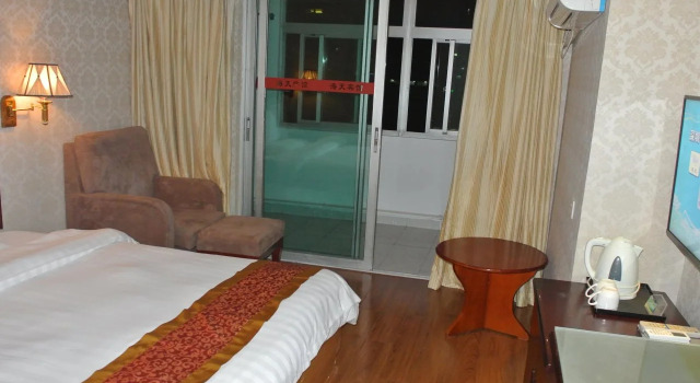 Shenzhen Hai Tian Hotel, Rezerwuj Hotel Hotele w Shenzhen z parkingiem, Parking