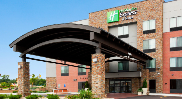 Holiday Inn Express & Suites Rochester – Mayo Clinic Area by IHG, Varaa Hotelli Hotellit Minnesota pysäköinnillä, Pysäköinti