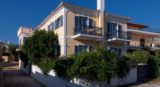 Nautilus Luxury Suites, Book Hotel Hotels in Central Greece with Parking, Parking