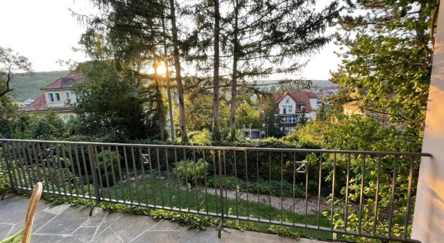 Апартаменты Modernes Apartment mit Ausblick stadtnah