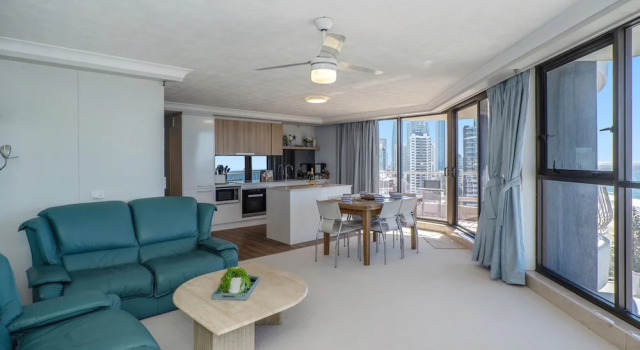 Beach Shack, Newly Renovated, Sea Views, Забронировать Отель Серферс-Парадайс Голд-Кост, рядом с Tower House Business Centre