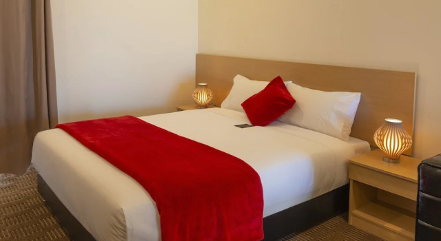 Двухместный люкс Luxury с балконом V Motel