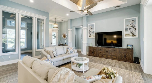Luxury Waterfront Escape w/ Pool in Port Charlotte, Забронировать Дом для отпуска Виллы штата Флориды, Вилла