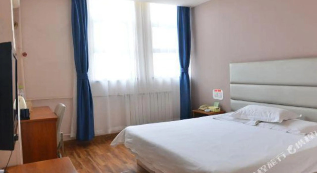 Yilai Hotel (Linyi Long distance Bus Station Small Commodity City Branch), Забронировать Отель Линьи Шаньдун