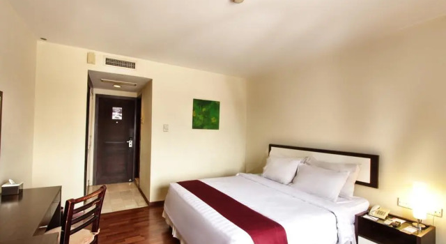 Номер Superior Garuda Plaza Hotel