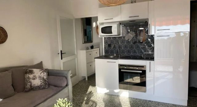 Апартаменты Appartement vue mer au Lavandou