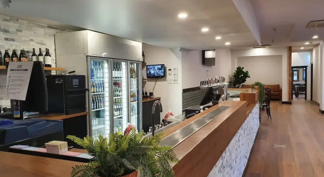Empire Hotel Goulburn, Забронировать Отель Отели Гоулбёрн с парковкой, рядом с Военный мемориал и музей Роки-Хилл   , Парковка