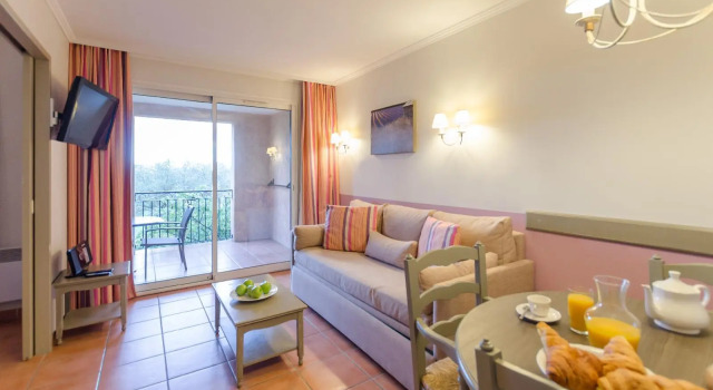 Pierre & Vacances Hotel Du Golf De Pont Royal En Provence, Rezervasyon Otel Mallemort Carros