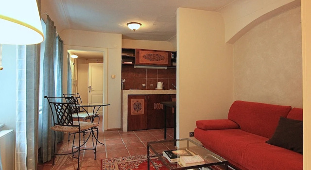 1 Bed Flat - Sleeps 3 - Courtyard - Wifi, Rezervovat Apartmán Hotely v Praha s parkováním, poblíž Petřínský kopec, Parkování