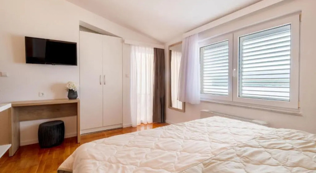 Студия с балконом и с видом на море Apartments Knežević