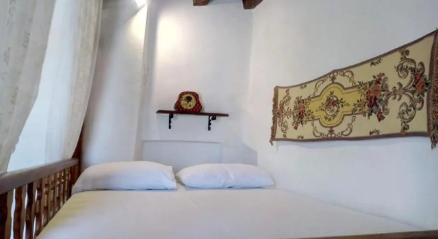 «Astrofeggia» A private stone house Nature-Seaview, Prenota Hotel Mandrakion Pali