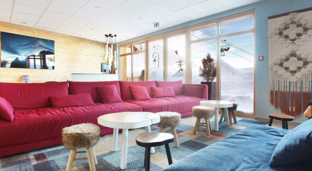 Modern apartment on the slopes in the extensive Paradiski