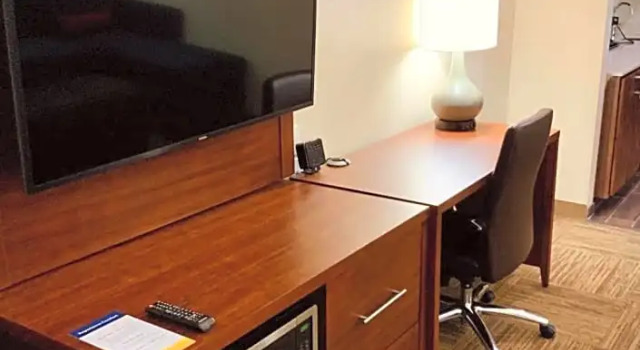 Четырёхместный номер Standard Comfort Suites Cedar Park - Austin Northwest