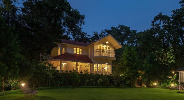 An Immaculate And Warm 4-bedroom Villa With A Pool, Rezervovat Vila Mussoorie Uttarakhand