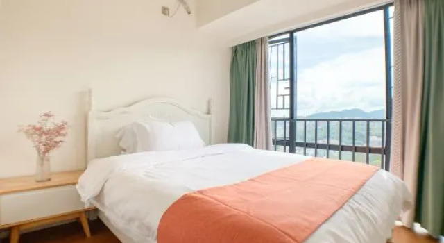 Люкс Deluxe с 4 комнатами XingFuLi Service Apartment