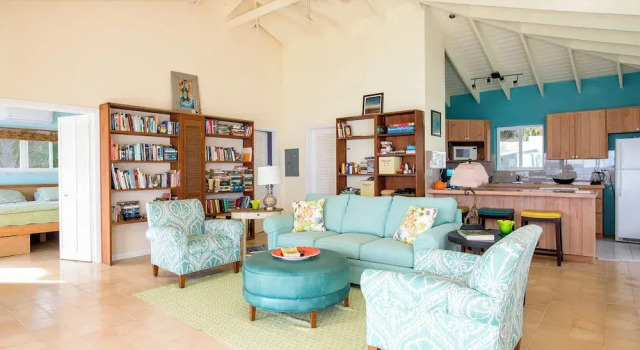 Island Paradise: Secluded Beachfront Retreat With Pool, Boek Hotel Hotels in Rainbow Bay met parkeren, Parkeren