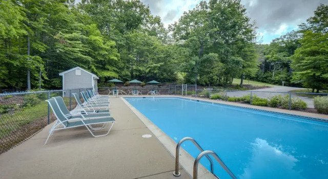 Bartlett Condo w/ Mountain View & Outdoor Pool!, Забронировать Отель Норт-Конуэй Cranmore Mountain Resort, рядом с Заповедник Мерриман