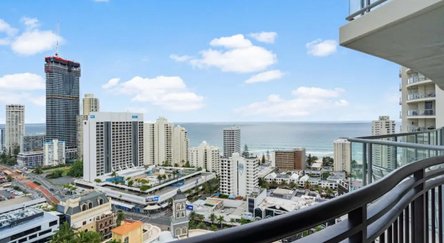 Апартаменты Holiday Holiday Chevron Renaissance Apartments