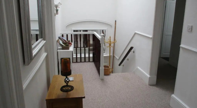 Lovely, Spacious Apartment - Sleeps 5, Book Hotel 4-stjernede hoteller i Ryde, 4*