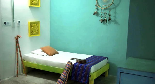 Кровать в общем номере The Mermaid Hostel Downtown - Adults Only