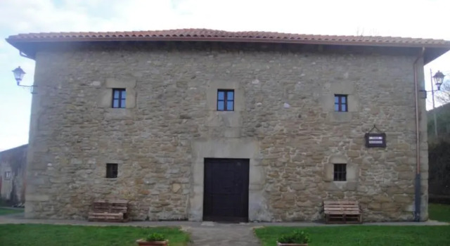 Castillo Sopeña, Book Apartment  