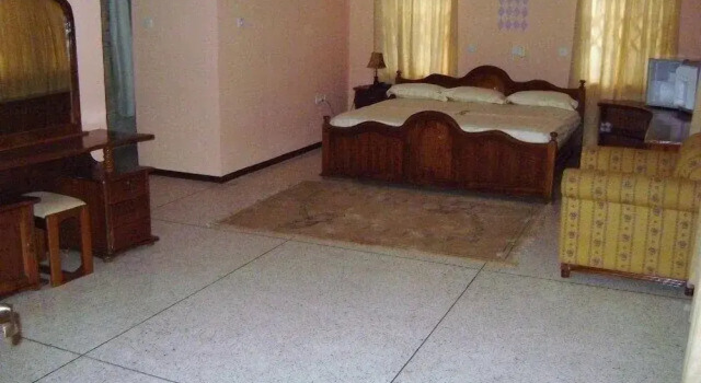 Люкс Executive East Airport Guesthouse