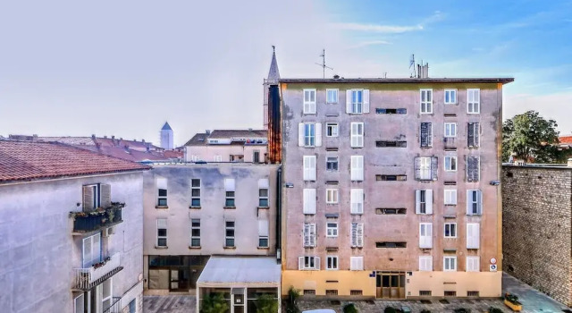 Апартаменты Modern Holiday Home With Balcony in old Town
