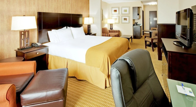 Четырёхместный люкс Holiday Inn Express Hotel & Suites Lebanon by IHG