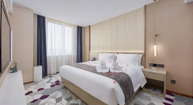 Люкс Deluxe Lavande Hotel (Foshan Wisdom New City)