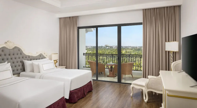 Номер Deluxe с балконом и с видом на сад Vinpearl Cua Hoi, Affiliated by Meliá