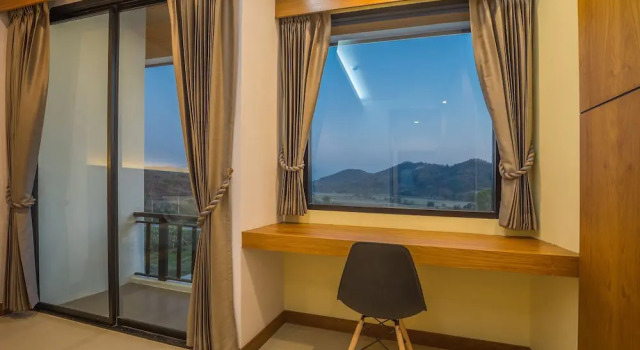 Двухместный номер Deluxe с балконом Sann View Hotel