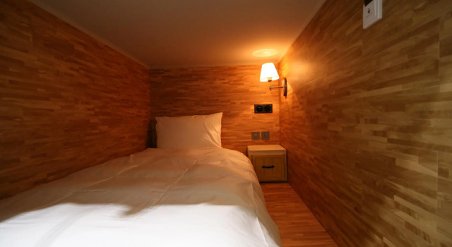 Кровать в общем номере NK Hostel