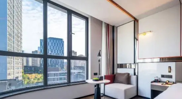 Люкс Radisson RED Jinan CBD&MIXC