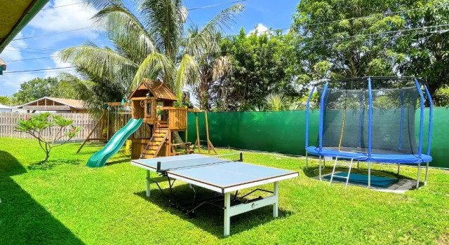 Вилла Stellar stay in wonderful 7bd villa Pool-Playground