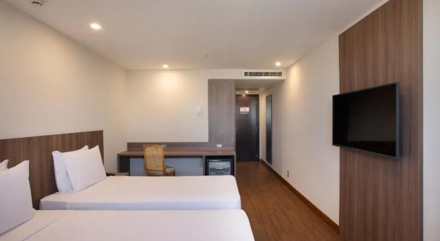 Двухместный номер Standard Windsor Tower Hotel