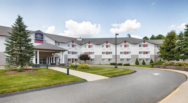 Четырёхместный полулюкс Best Western PLUS Executive Court Inn & Conference Center