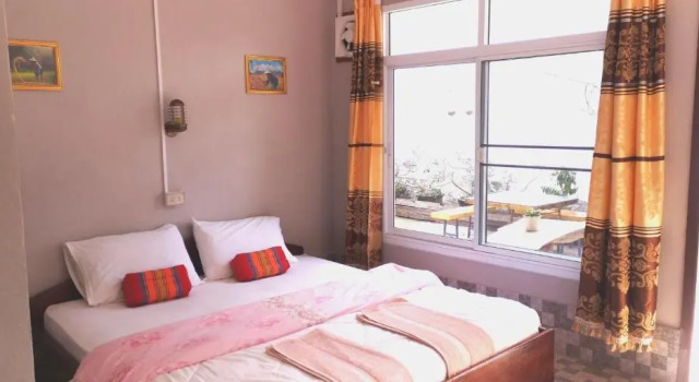 Khamphouy Guesthouse, Rezerwuj Hotel Champasak Champasak