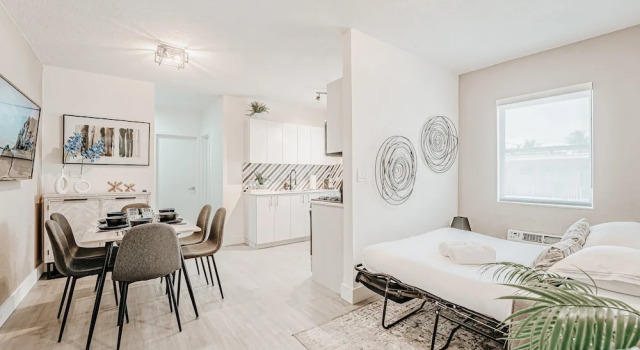 Коттедж TWO Bedroom Apartment