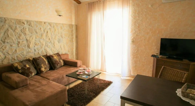 Апартаменты c 1 комнатой с балконом и с видом на море Apartments Tomulić