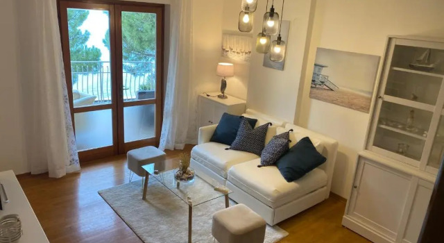 Апартаменты Apartment mit Meerblick am Strand Costa Azzura