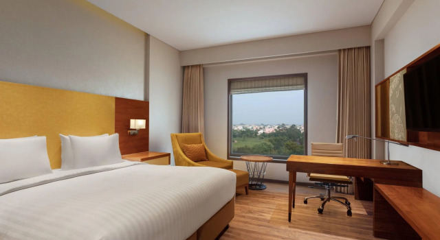 Двухместный номер Deluxe с видом на город Courtyard by Marriott Raipur