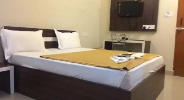 SPOT ON 75507 Park Wood Inn, Забронировать Отель Отели Бангалора с парковкой, рядом с Hosmat Hospital, Парковка